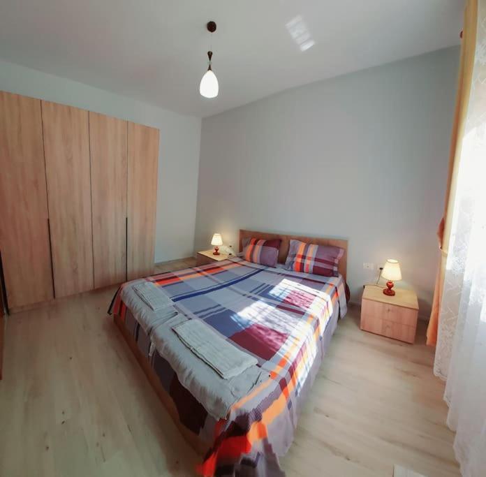 טיראנה Skanderbeg Square Apartments מראה חיצוני תמונה
