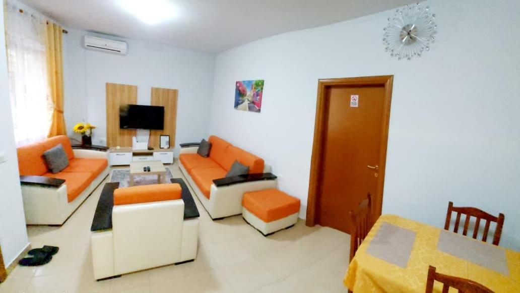 טיראנה Skanderbeg Square Apartments מראה חיצוני תמונה